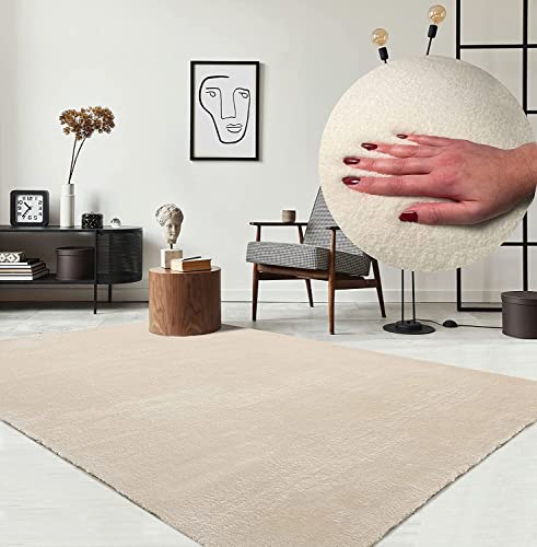 the carpet Relax Moderner Flauschiger Kurzflor Teppich, Anti-Rutsch Unterseite, Waschbar bis 30 Grad, Super Soft, Felloptik, Beige, 240 x 340 cm