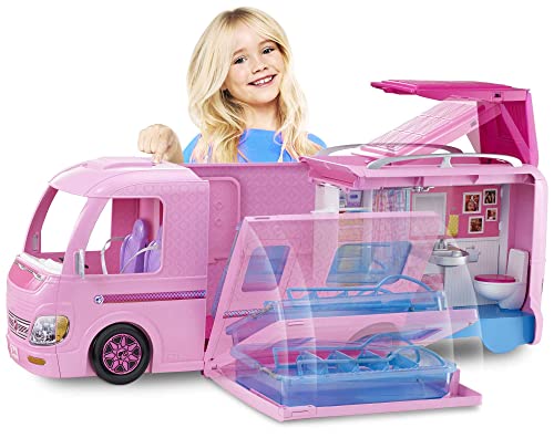 Barbie Camper, Barbie Wohnmobil, voll ausgestattet für 360-Grad-Spielspaß, Barbie Zubehör inkl. Pool und Rutsche, Platz für 4 Barbie Puppen, Spielzeug ab 3 Jahren, FBR34